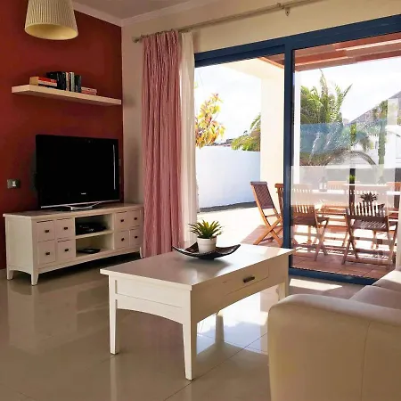In Playa Blanca Sleeps 4 Includes Air Con And Wifi 0 *