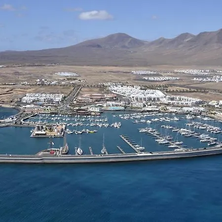 In Playa Blanca Sleeps 4 Includes Air Con And Wifi 0 Villa *